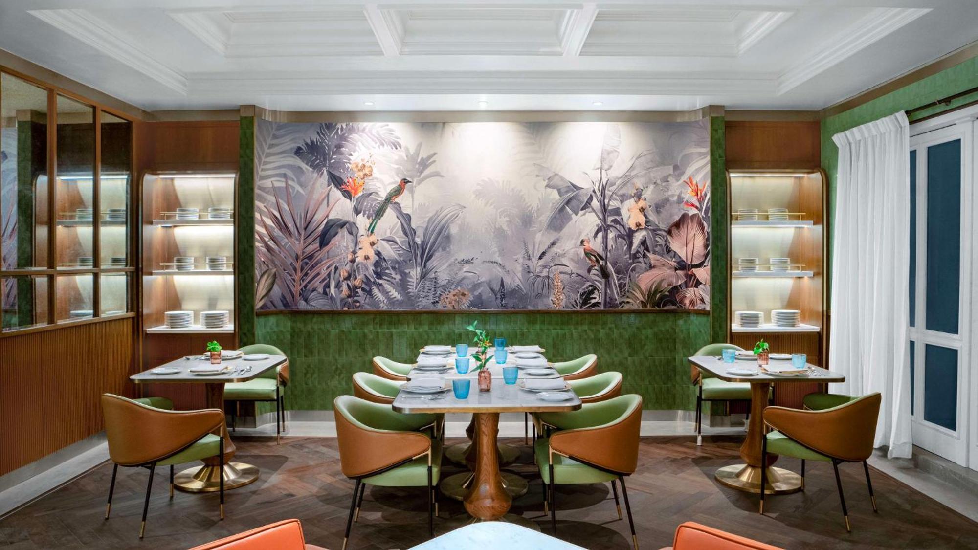 Hilton Mumbai International Airport Hotel Exterior photo The interior of the restaurant
